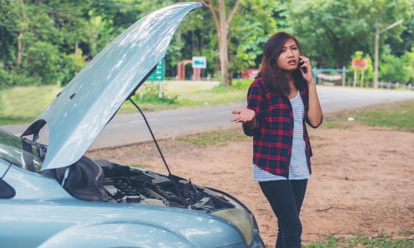 Broken Down? Here’s How to Stay Safe While You Wait for the Tow Truck